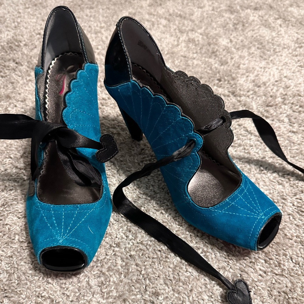 Poetic Licence high-heel turquoise retro heel